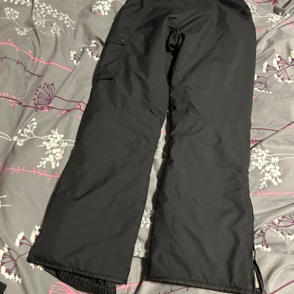 MEC Kids Black Puffer Jacket - Picture 3 of 3